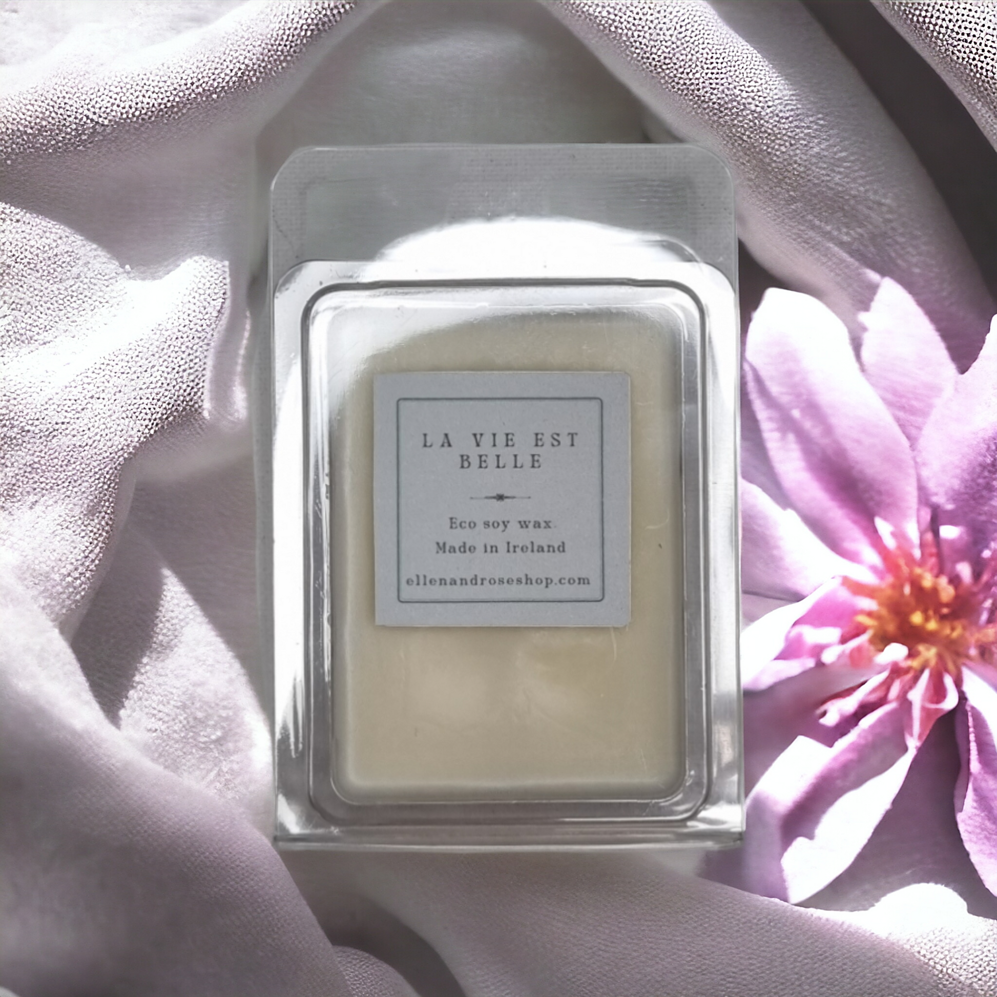 Inspired by Lancome - La Vie Est Belle, Luxury wax melts.